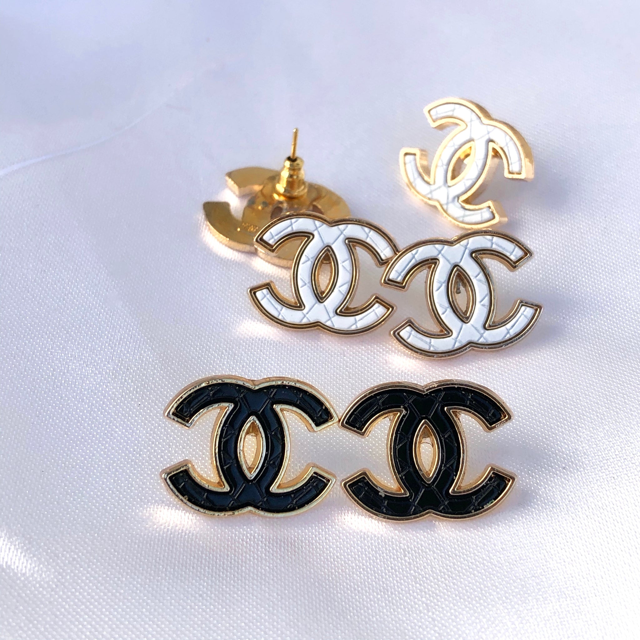 Chanel gold metal and crystals logo dangle earrings new | Vintage-United